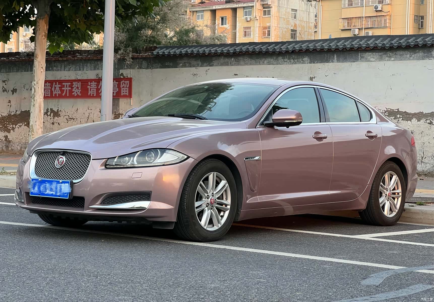 Jaguar XF, 2014 1