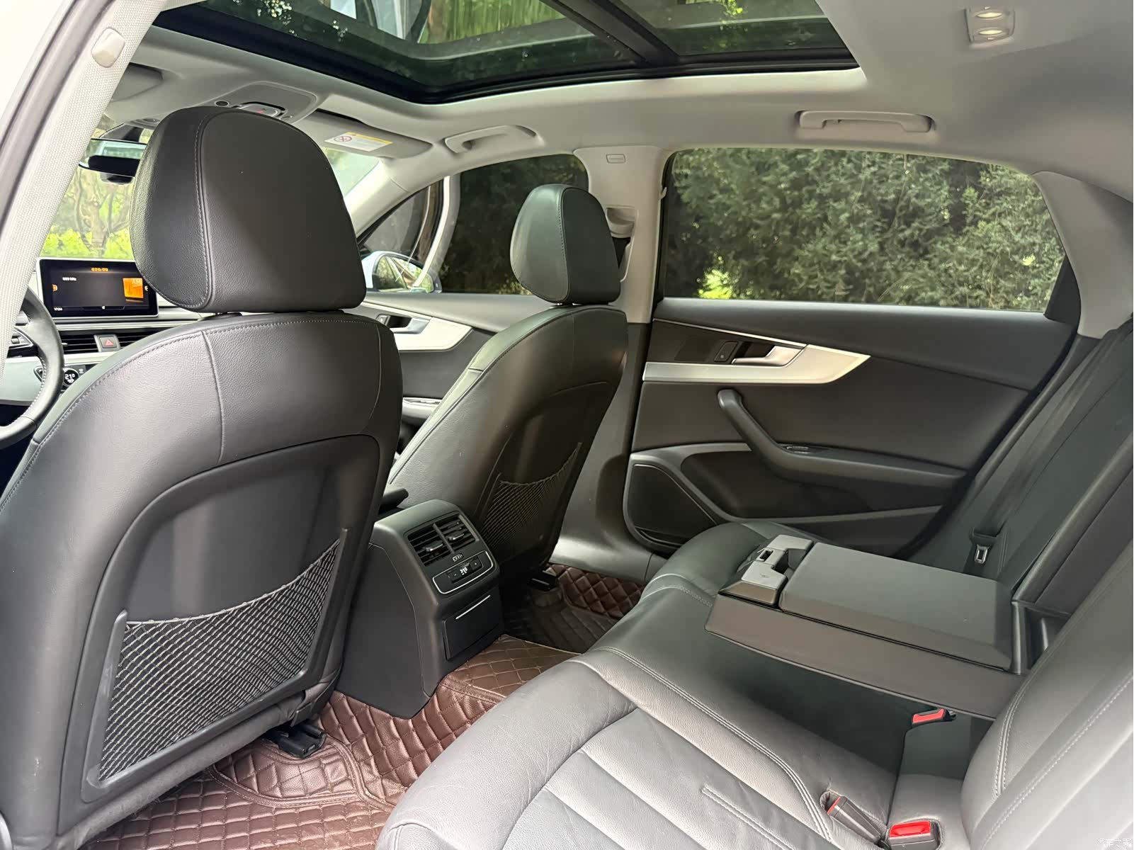 Audi A4L, 2019 15