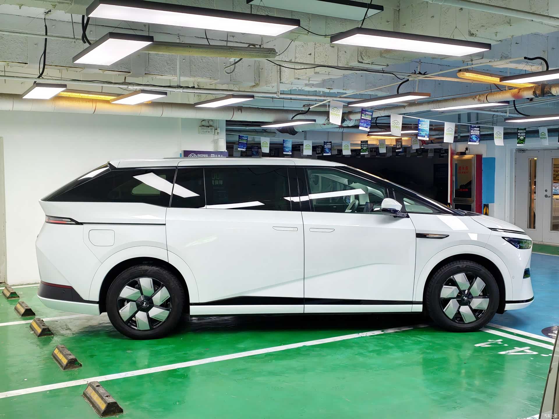 Xpeng X9, 2024 6
