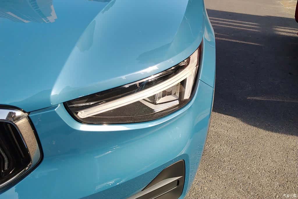 Volvo XC40, 2023 все фото