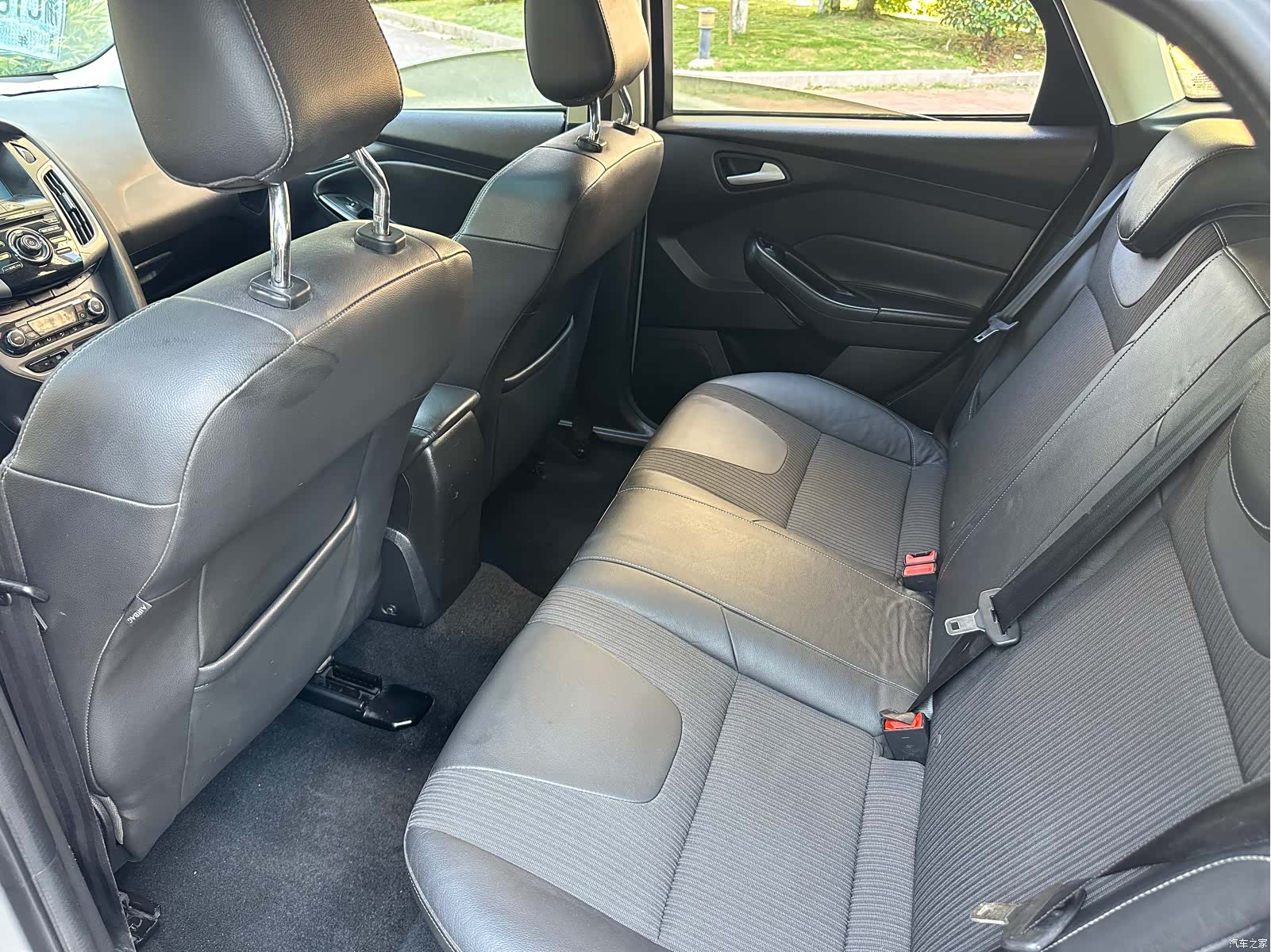 Ford Focus, 2015 12