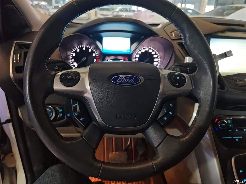 Ford Kuga, 2014 4