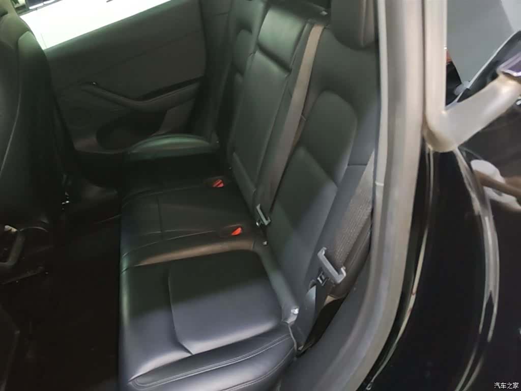 Tesla Model Y, 2022 17