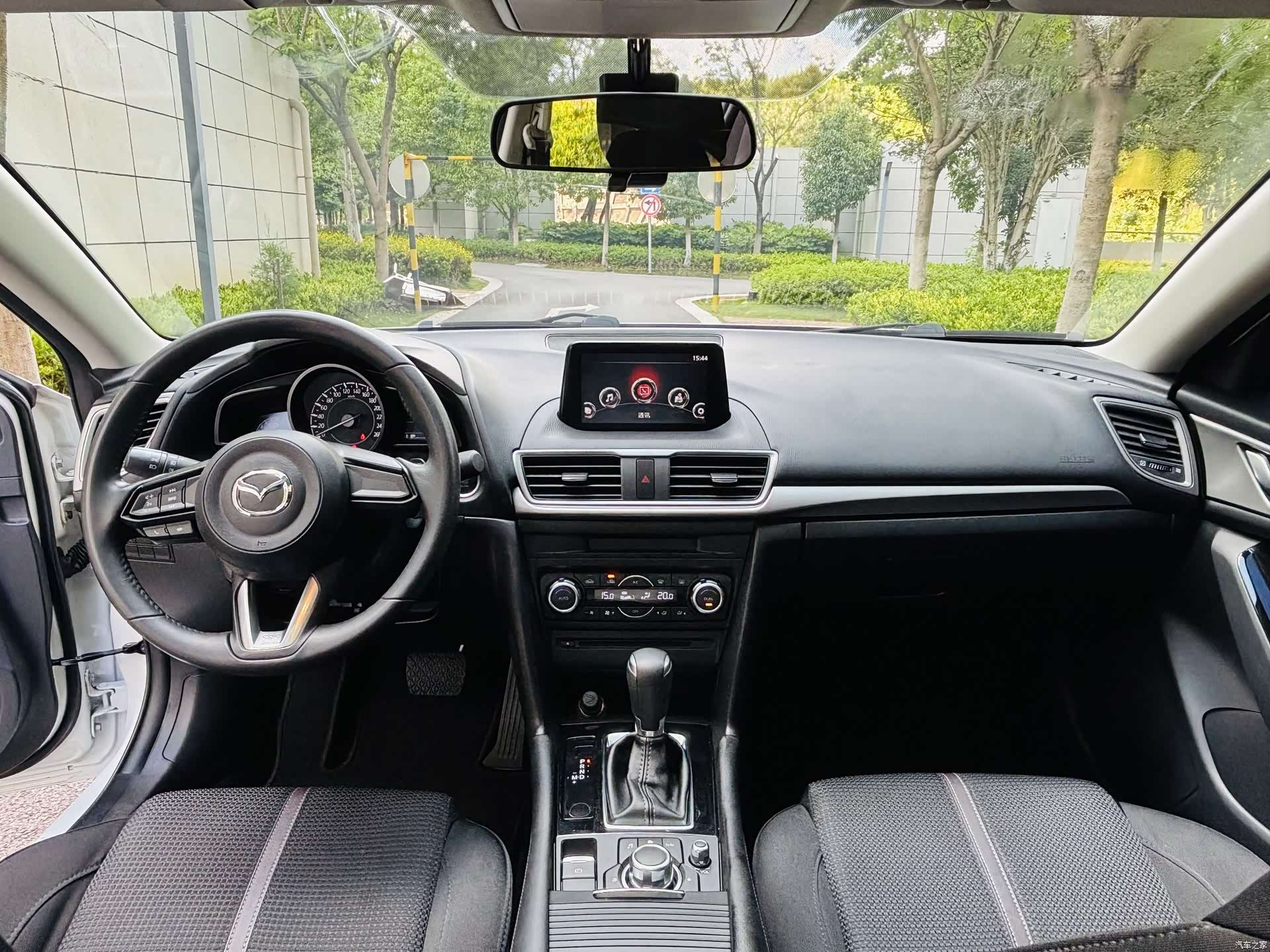 Mazda Mazda3, 2018 10