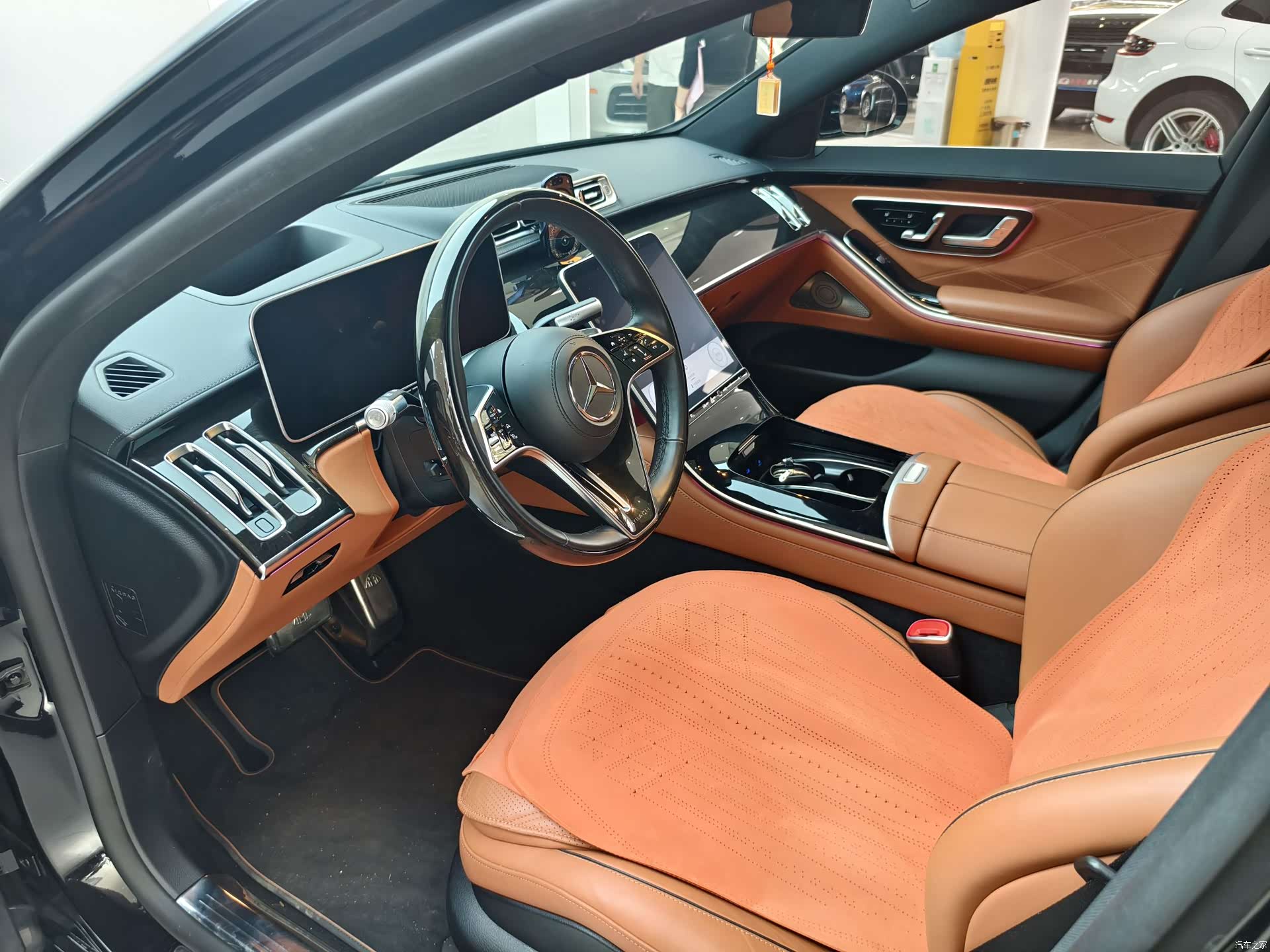 Maybach S-Class, 2023 все фото