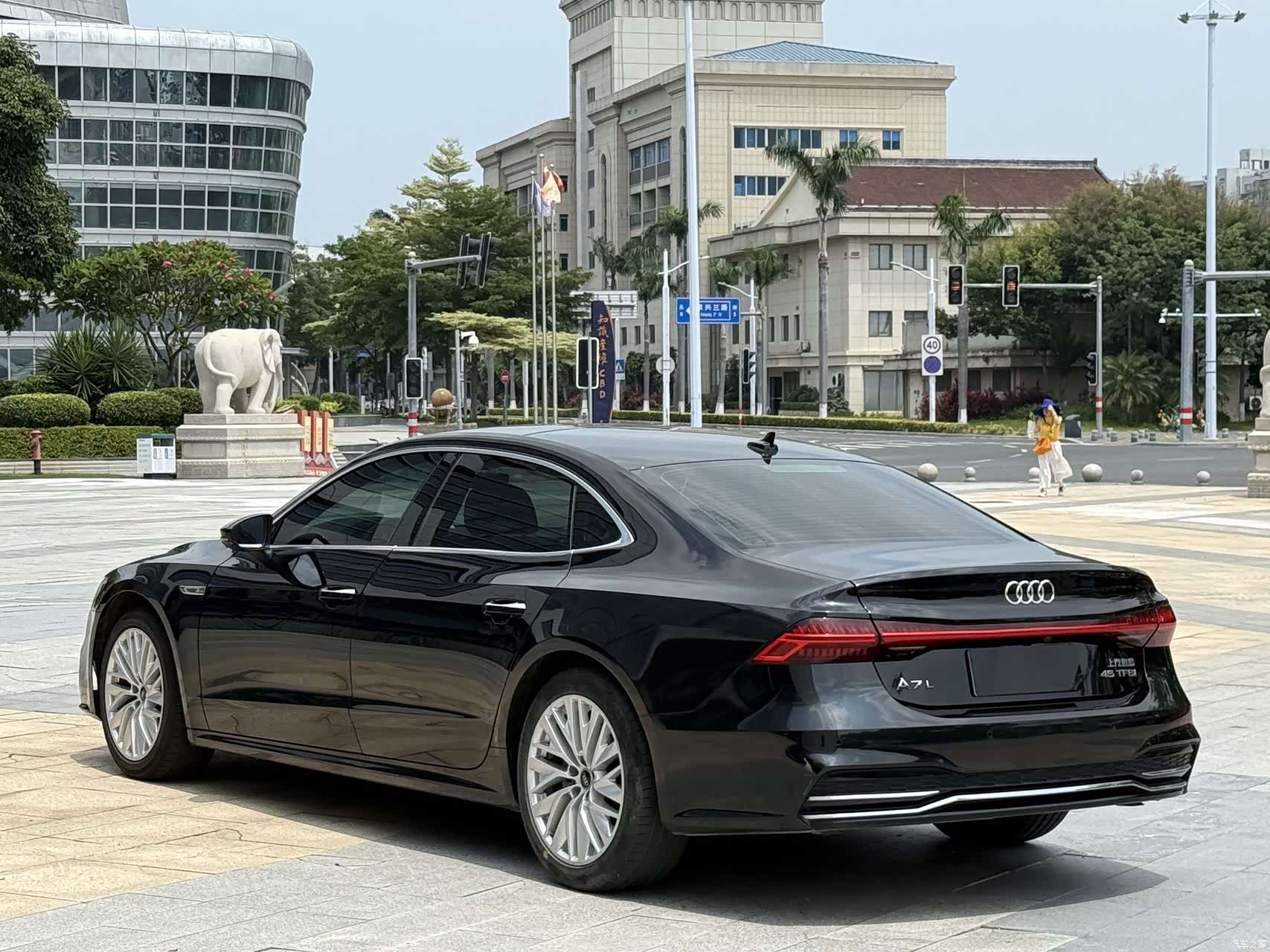Audi A7L, 2024 14