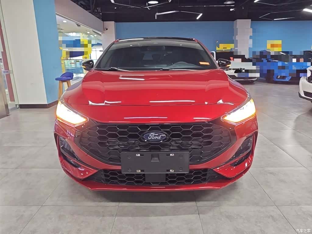 Ford Focus, 2023 3