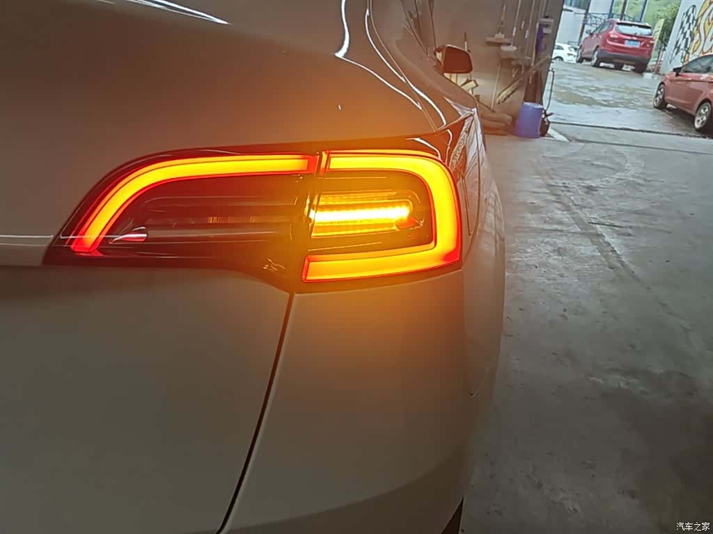 Tesla Model Y, 2023 8