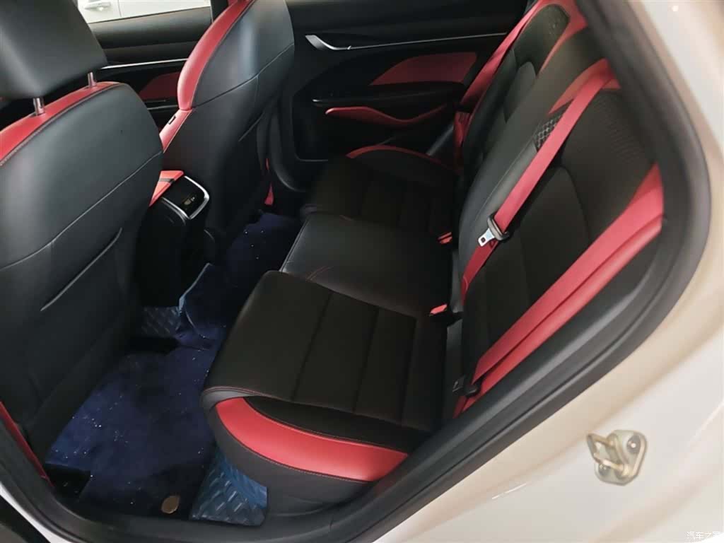 Geely Binray, 2021 17