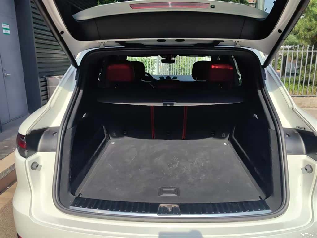 Porsche Cayenne, 2019 9