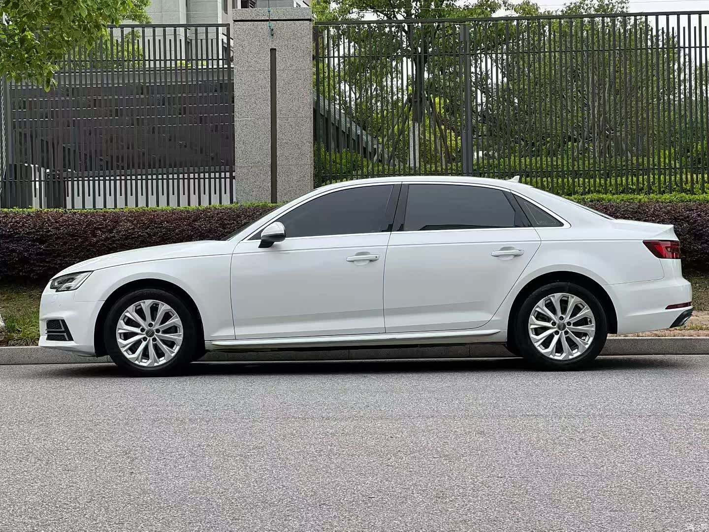 Audi A4L, 2020 4