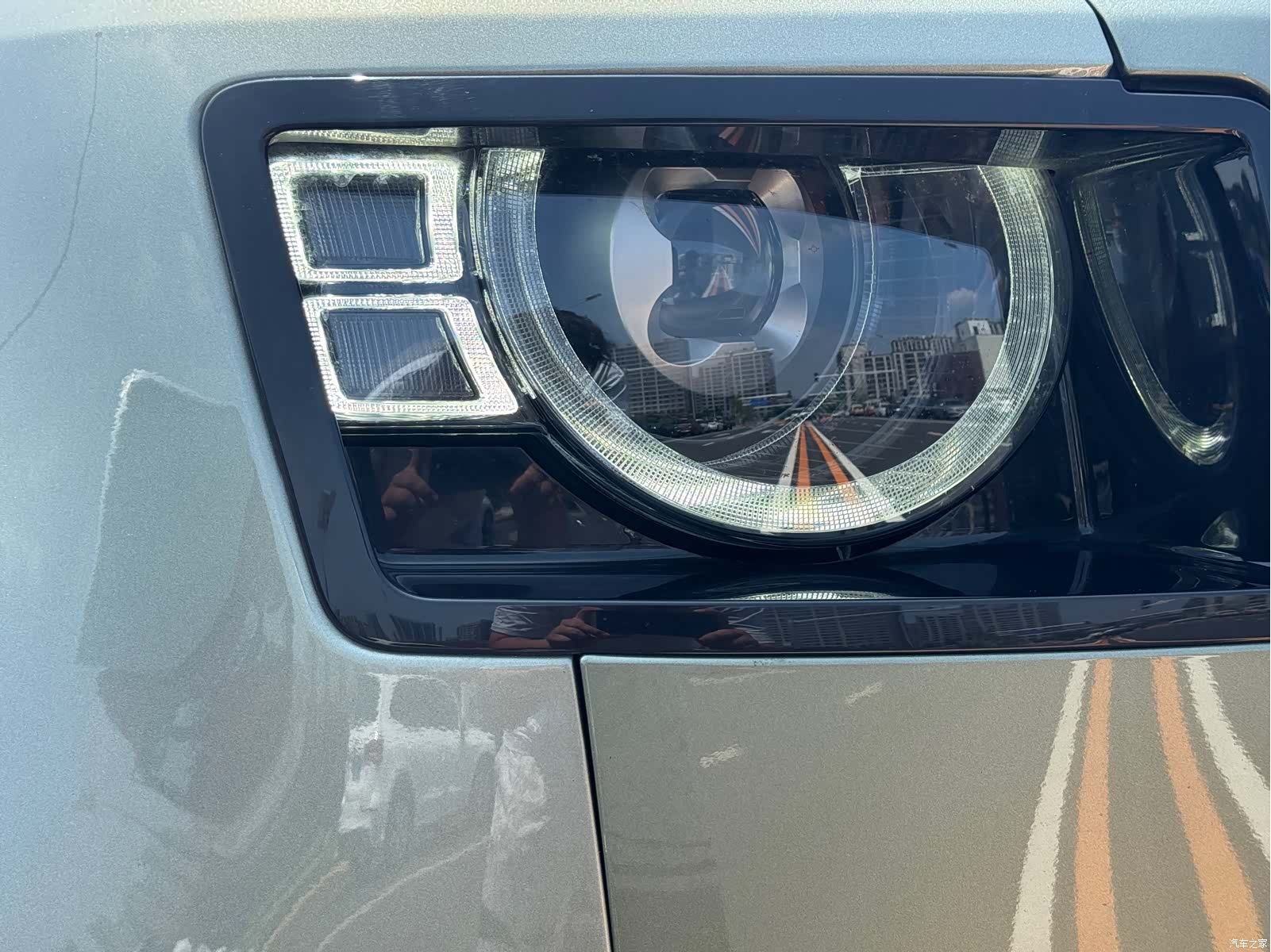 Land Rover Defender, 2023 4