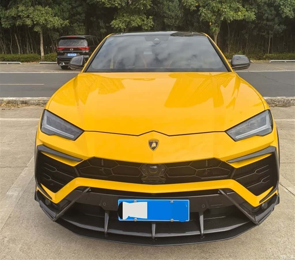 Lamborghini Urus, 2022 2