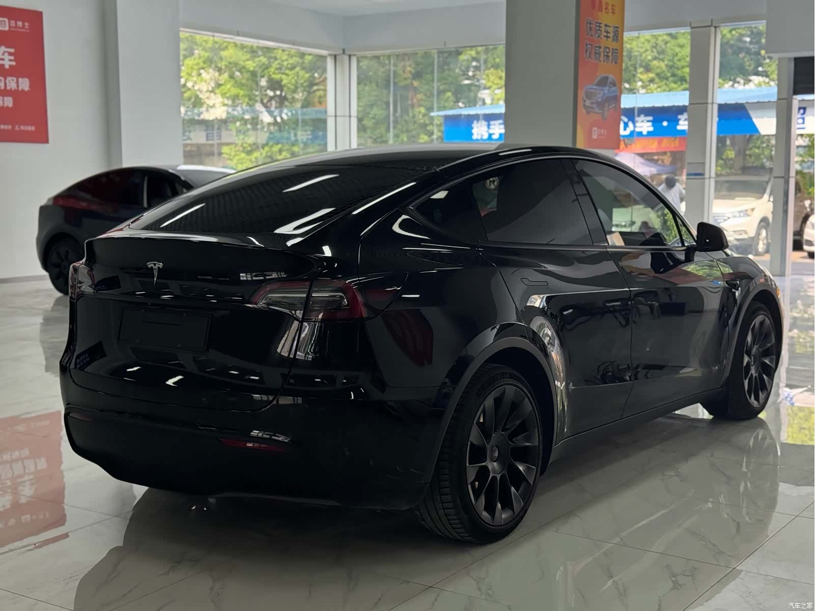 Tesla Model Y, 2022 4