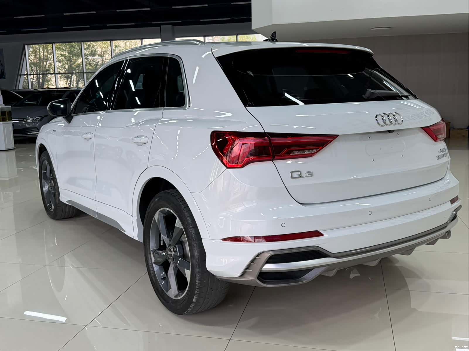 Audi Q3, 2023 4