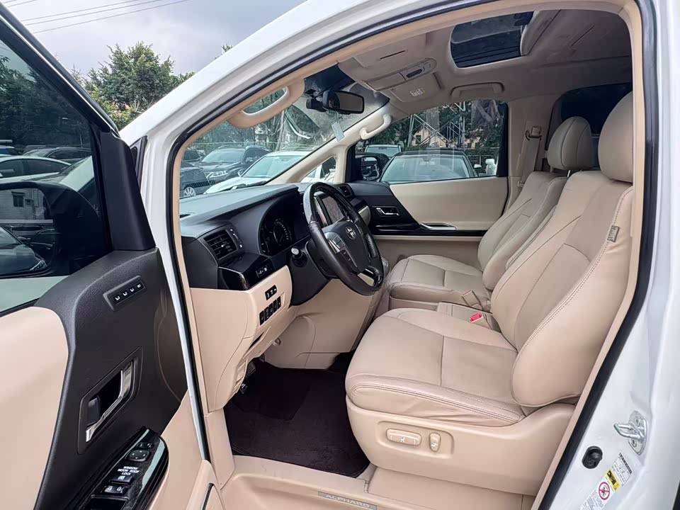 Toyota Elfa