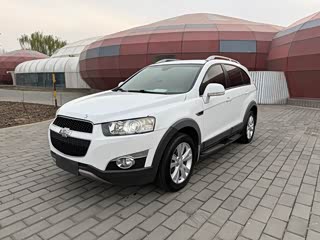 Chevrolet Captiva 2014 2,4 л, полноприводная флагманская версия, 7 мест