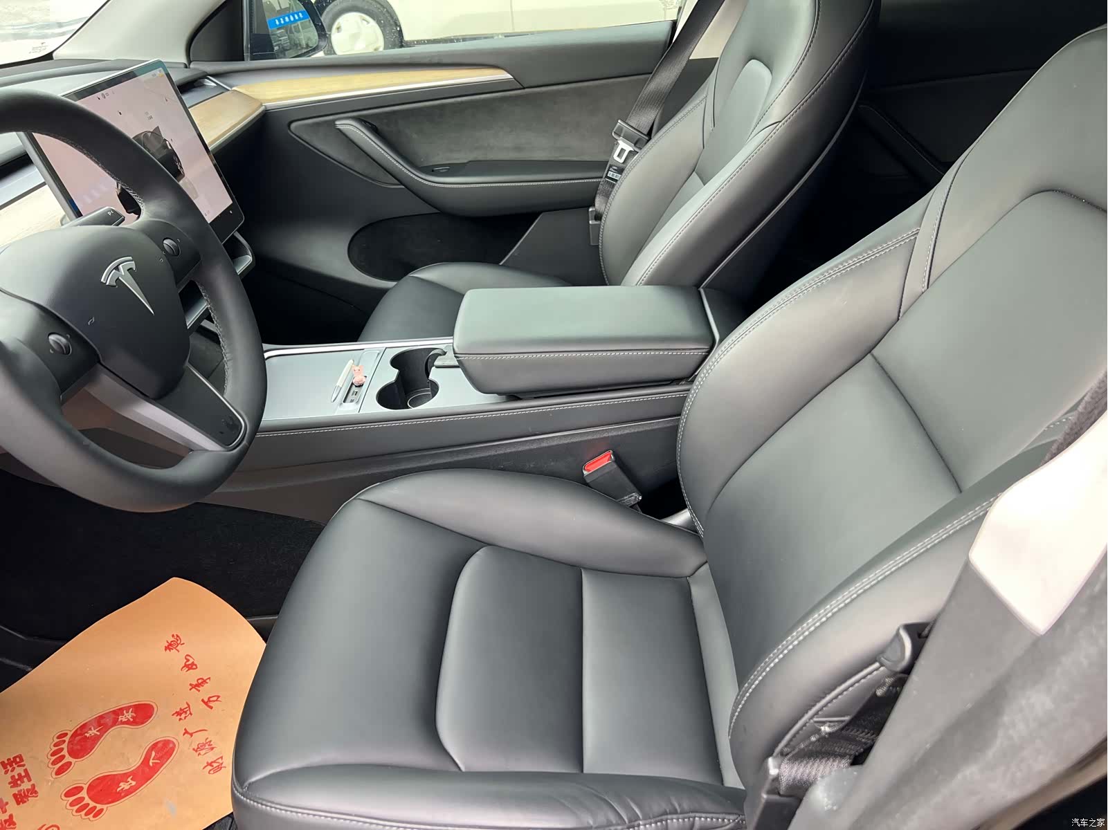 Tesla Model Y, 2023 все фото