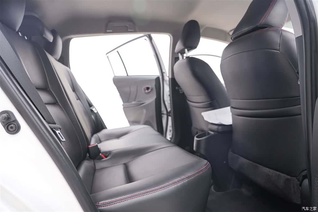 Toyota YARiS L, 2023 25