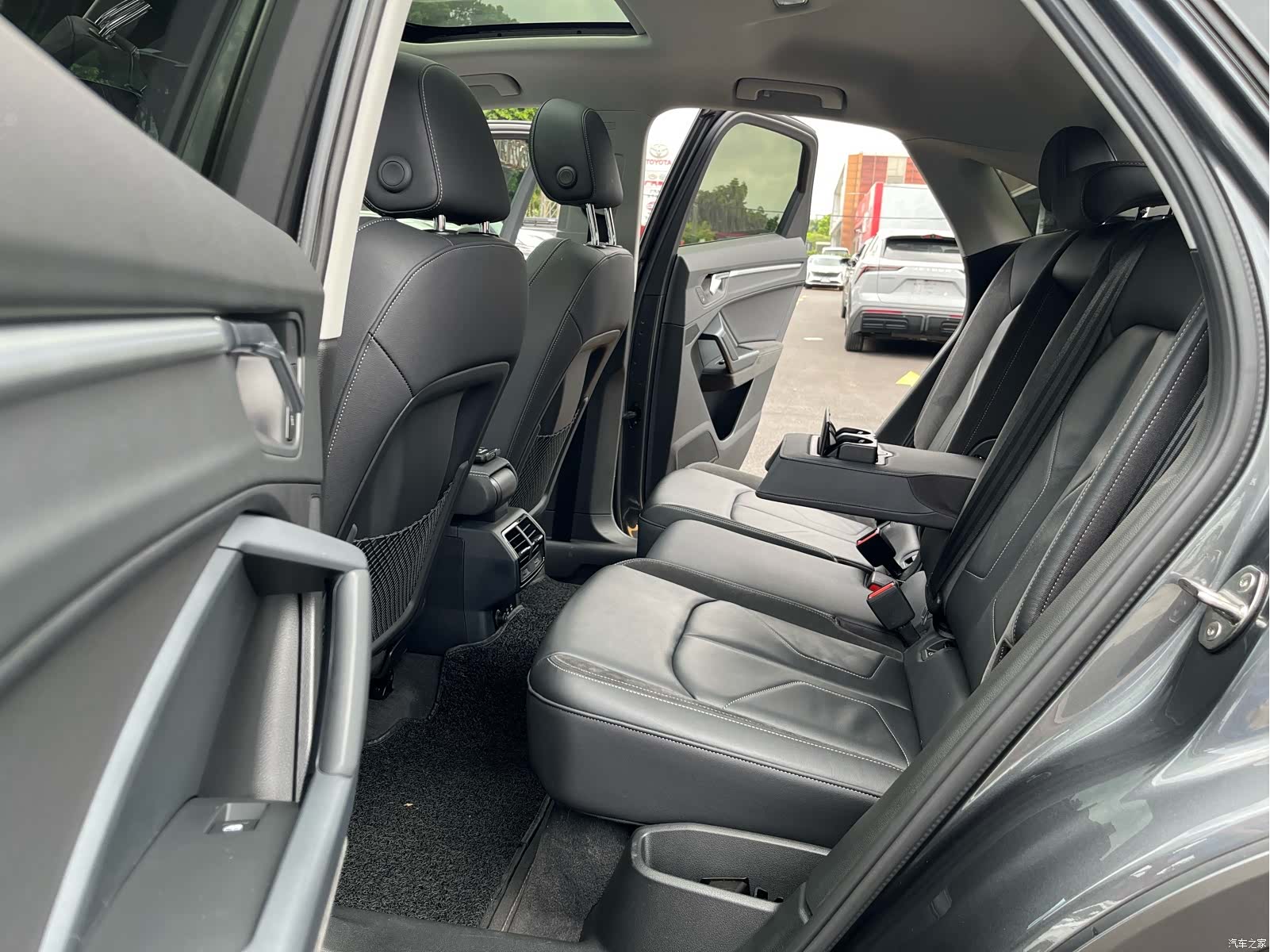 Audi Q3, 2022 13