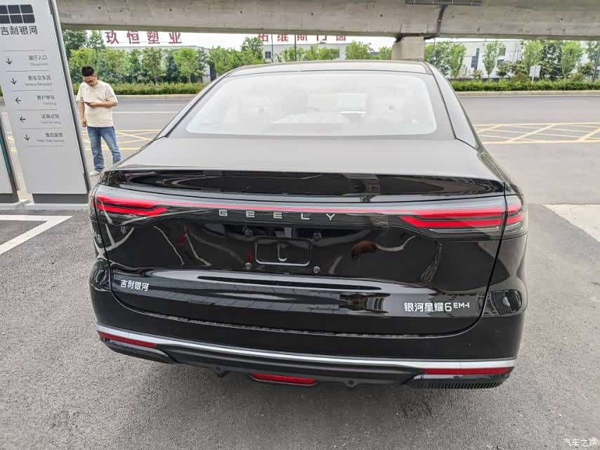 Geely 6, 2026 все фото
