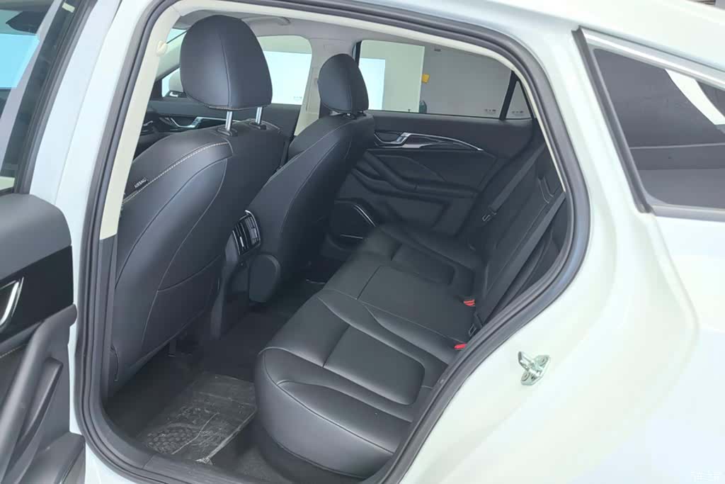 Bestune B70, 2023 11