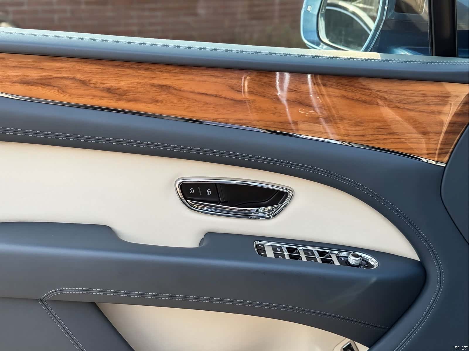 Bentley Bentayga, 2021 все фото