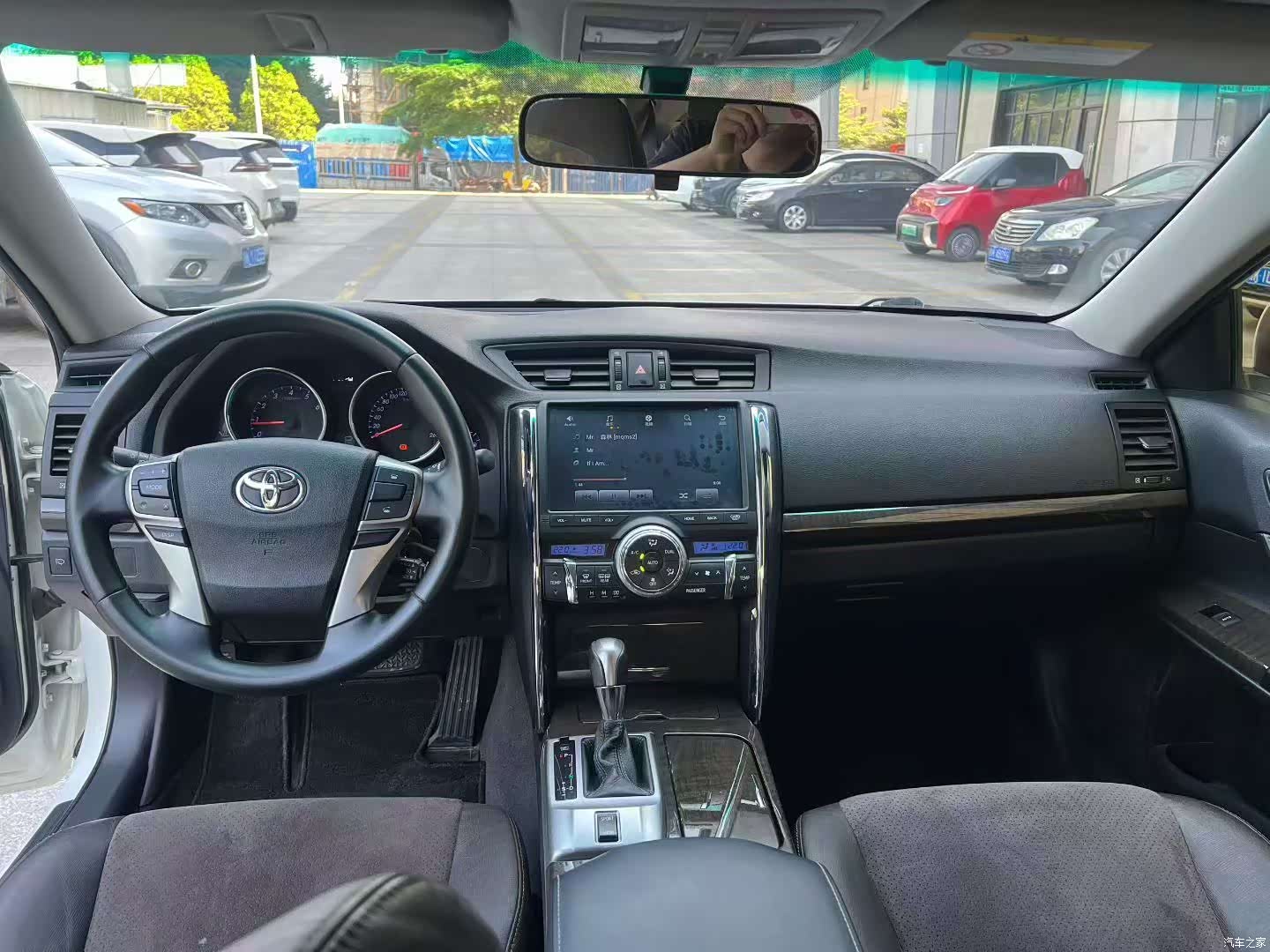 Toyota 2.5V, 2015 7