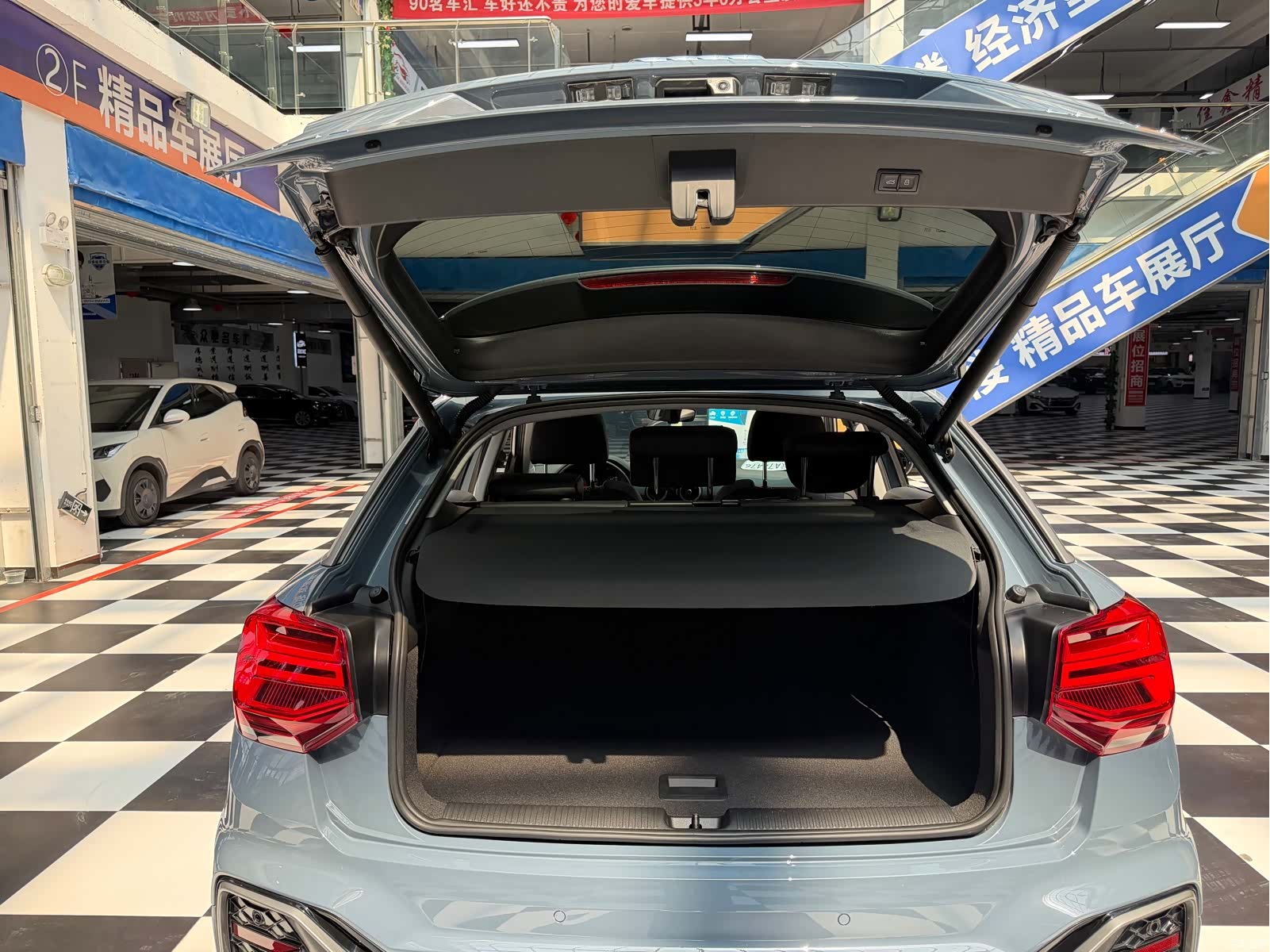 Audi Q2L, 2022 9
