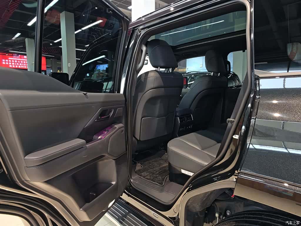 Lexus GX, 2026 23