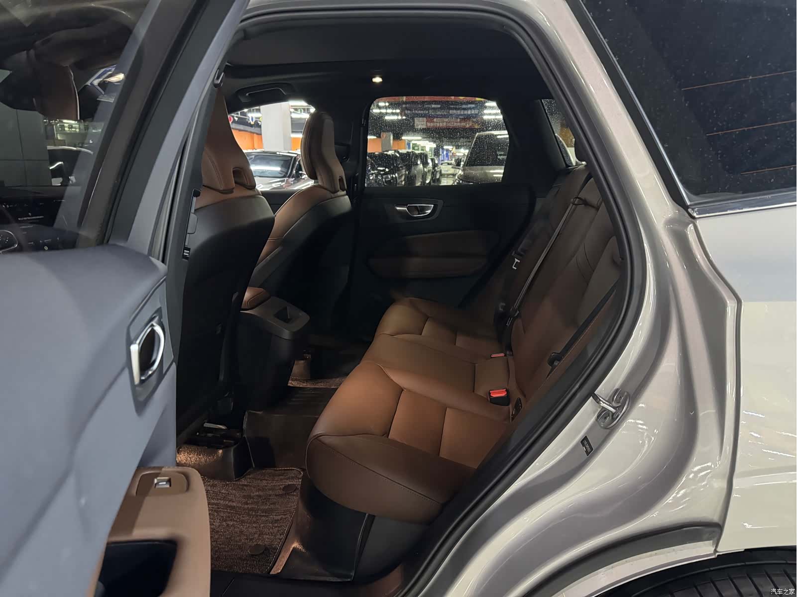 Volvo XC60, 2023 4