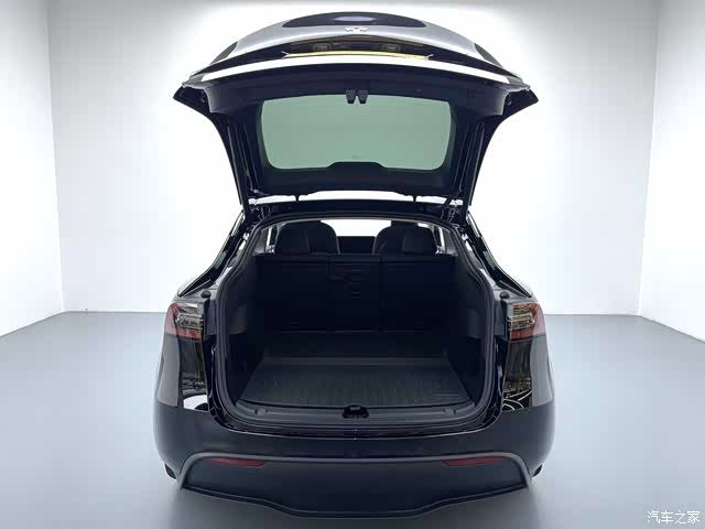 Tesla Model Y, 2024 15