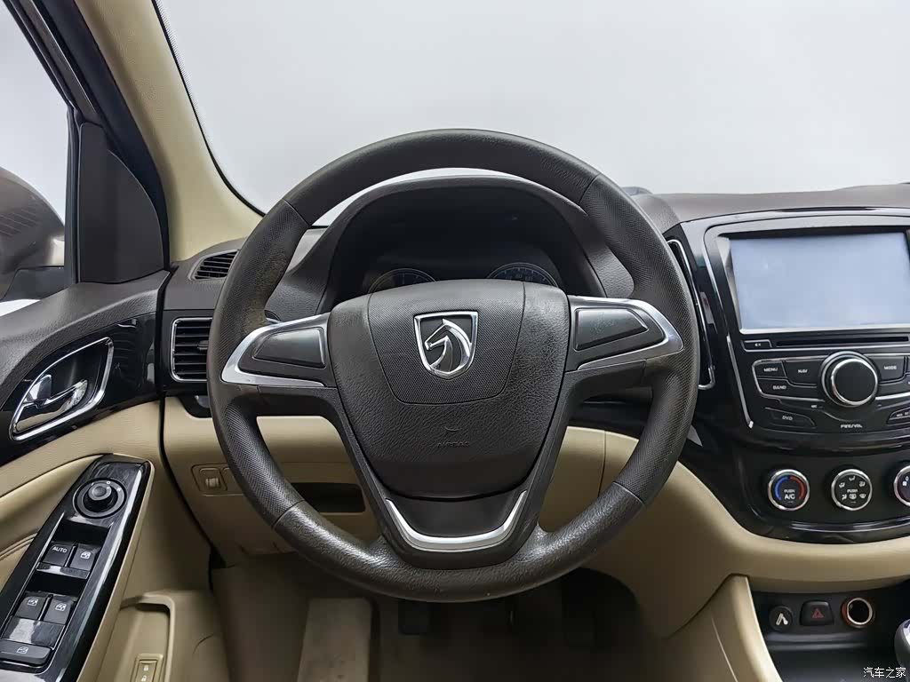 Wuling 730, 2016 11