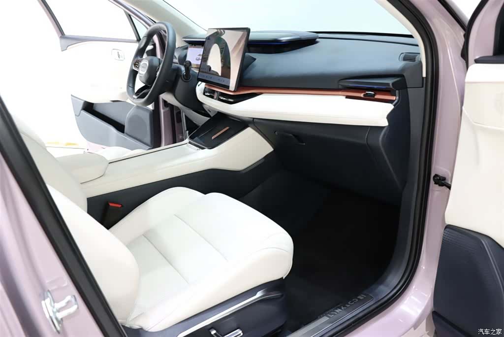 Lynk & Co 02, 2025 8
