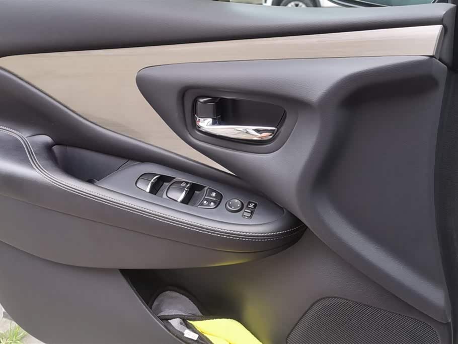 Nissan Loulan Nissan Loulan
