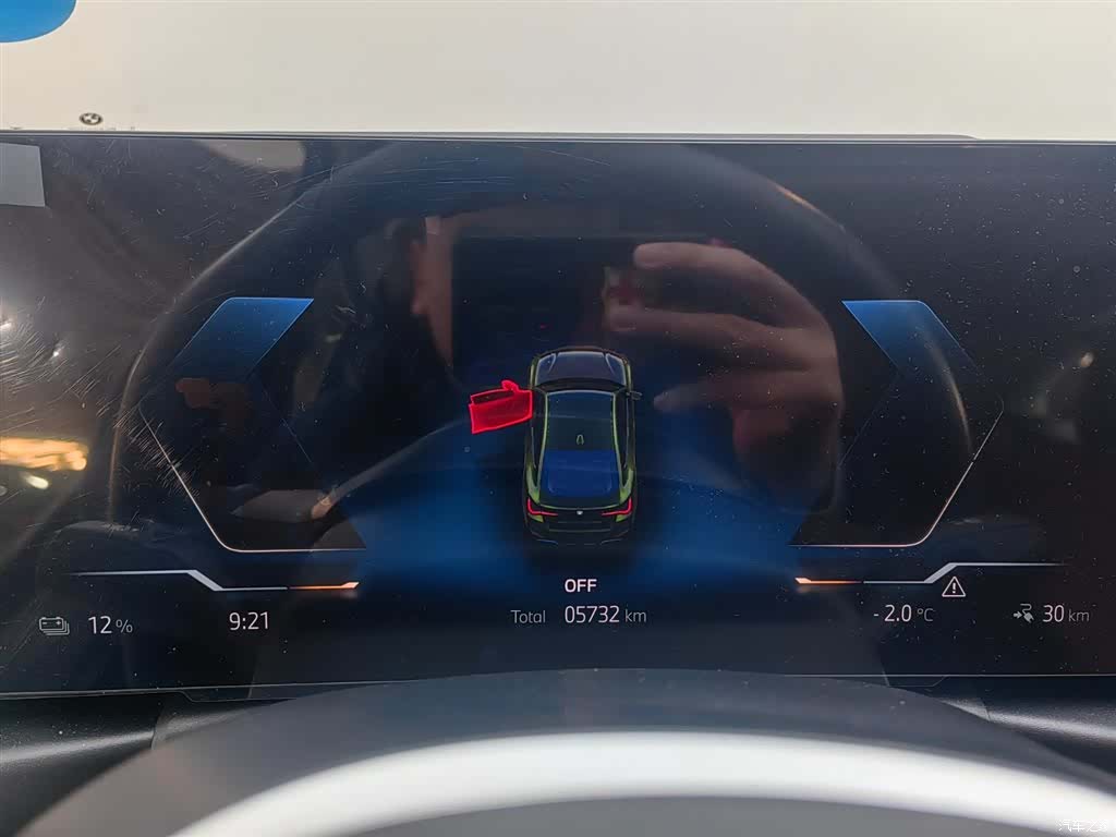 BMW i4, 2025 12