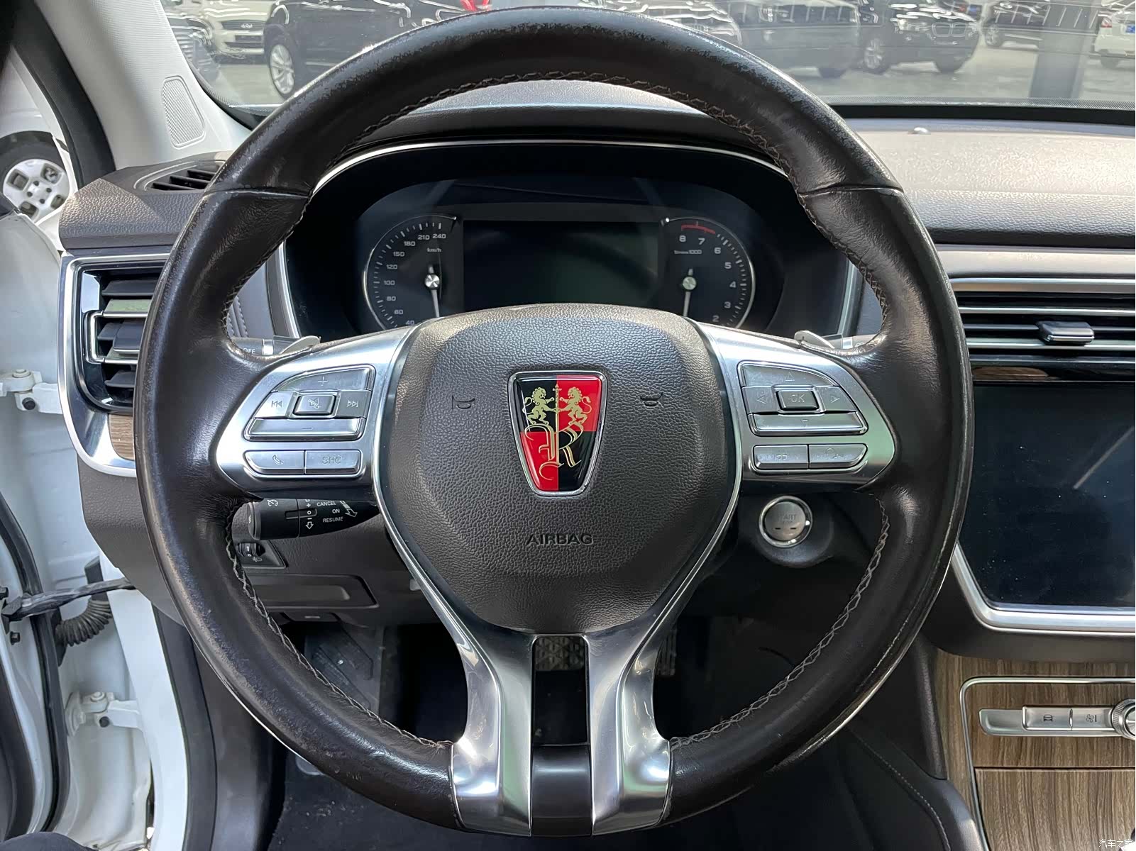Roewe RX8, 2018 7