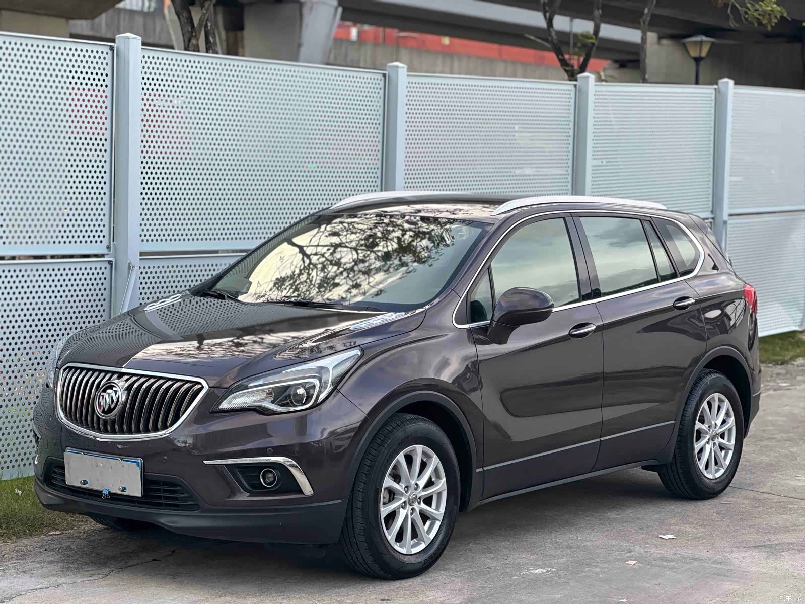 Buick Envision Plus, 2017 1
