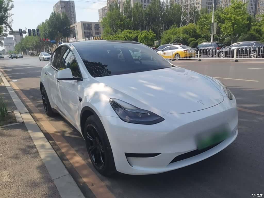 Tesla Model Y, 2023 4