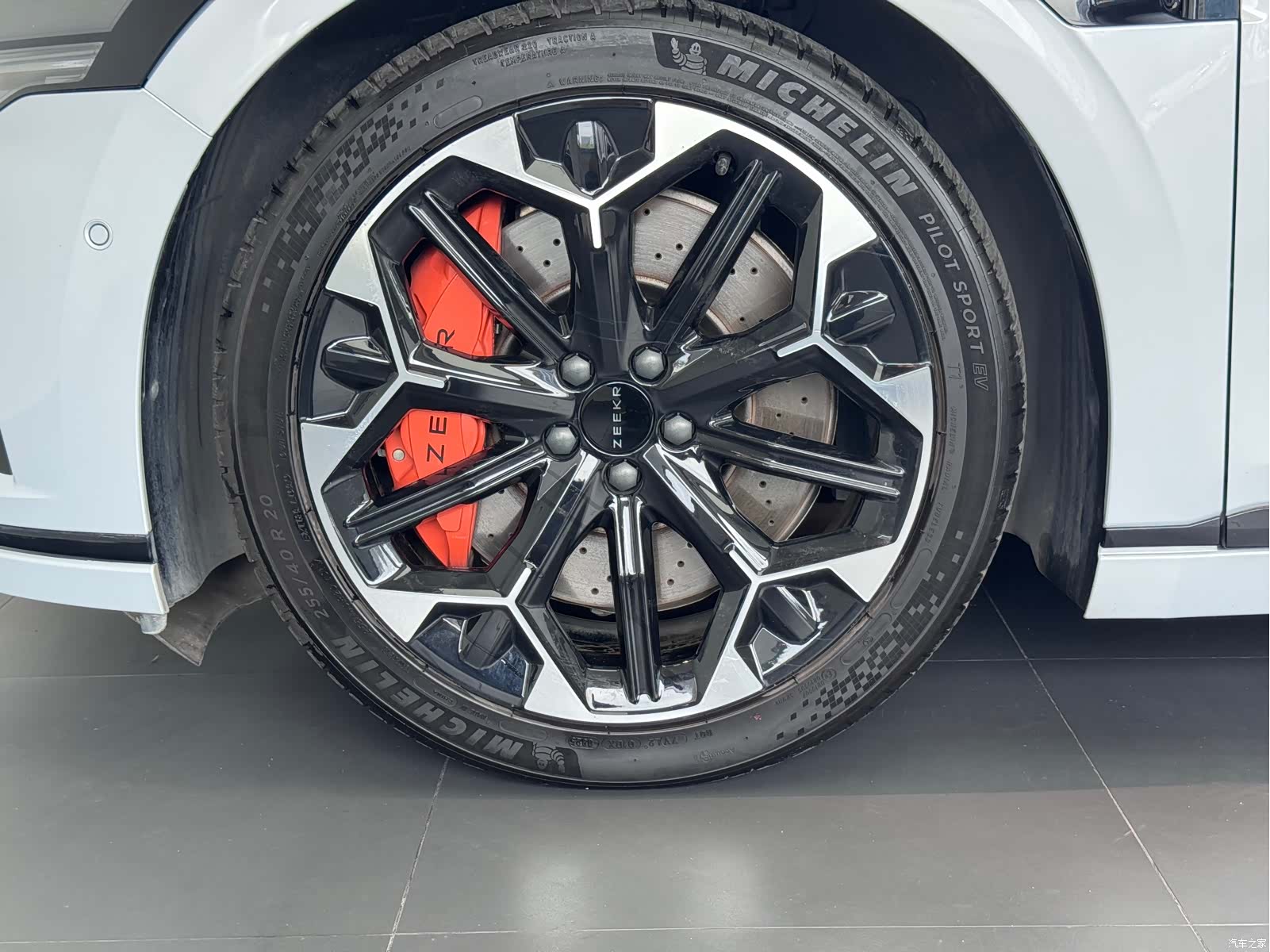 Zeekr 007, 2025 10