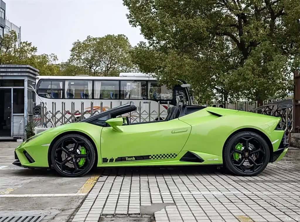 Lamborghini Huracán, 2022 4