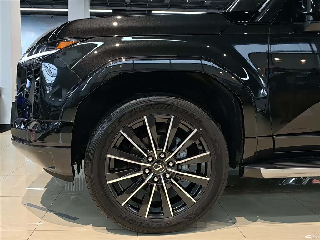 Lexus GX, 2025 8