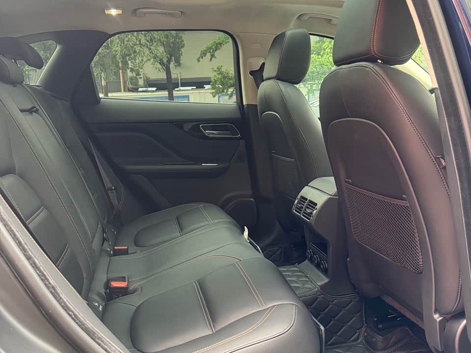 Jaguar F-PACE Jaguar F-PACE
