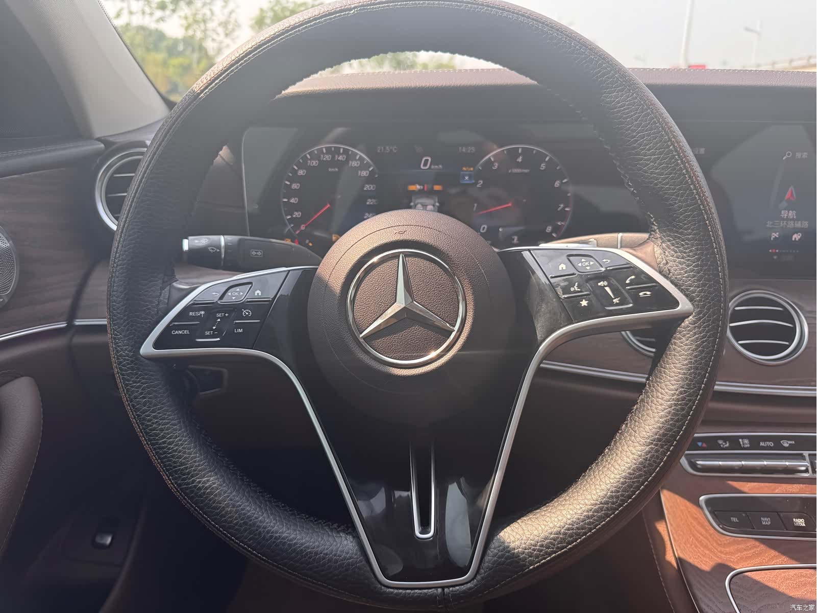 Mercedes-Benz E-Class, 2023 18