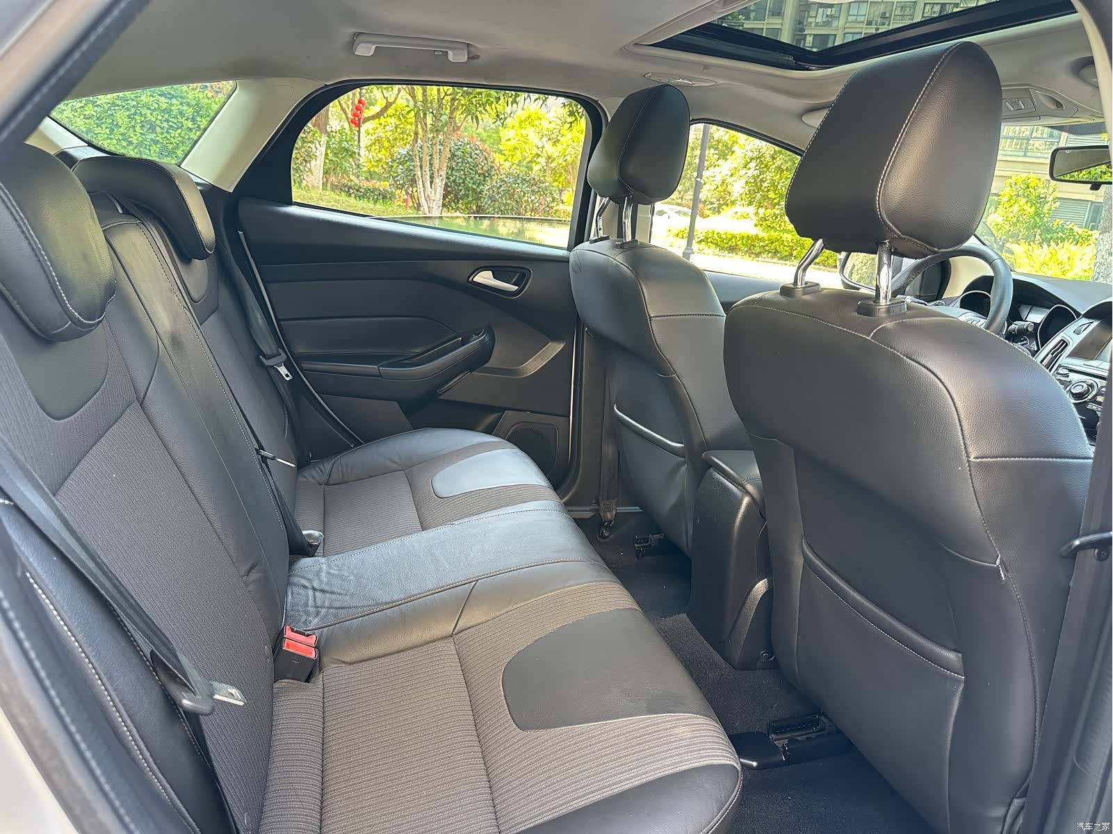 Ford Focus, 2015 13