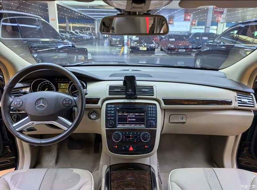 Mercedes-Benz R-Class, 2013 8