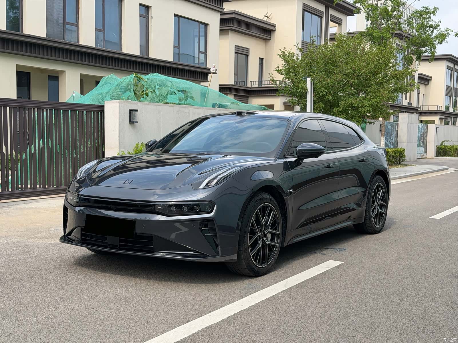 Zeekr 001