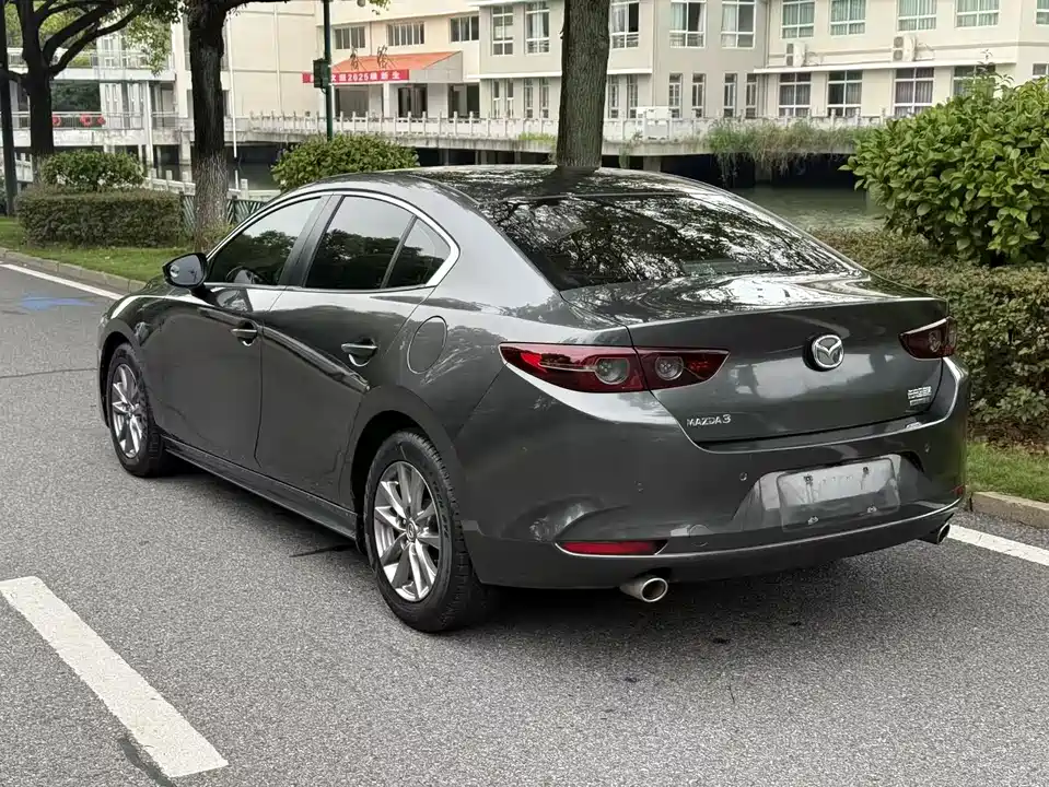 Mazda 3 Angkesaila