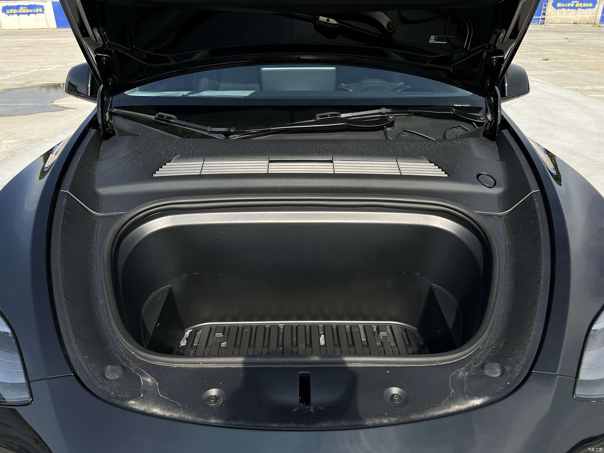 Tesla Model Y, 2022 все фото