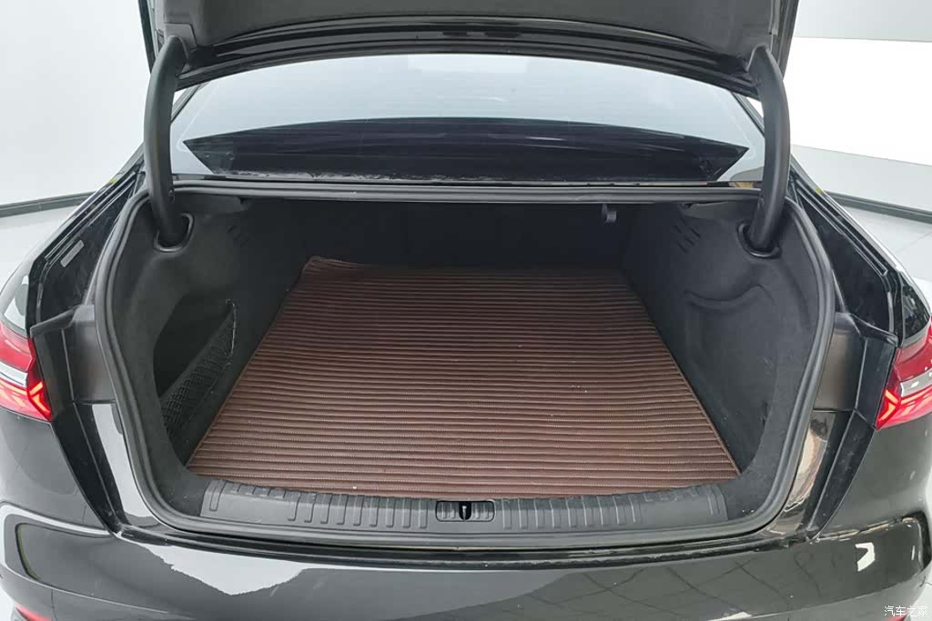Audi A6L, 2021 4